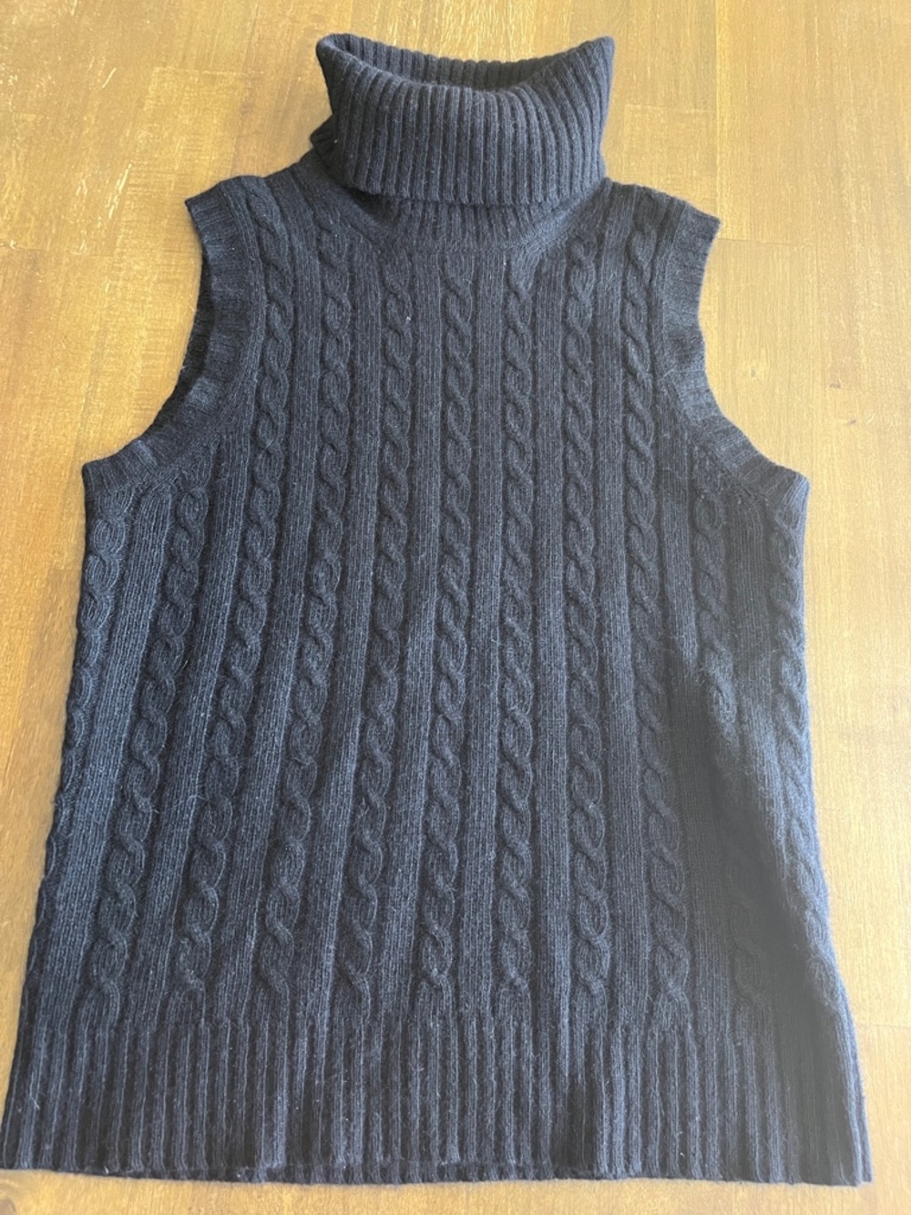 J crew merino wool Sleeveless Cable Knit Turtleneck Sweater - Black medium